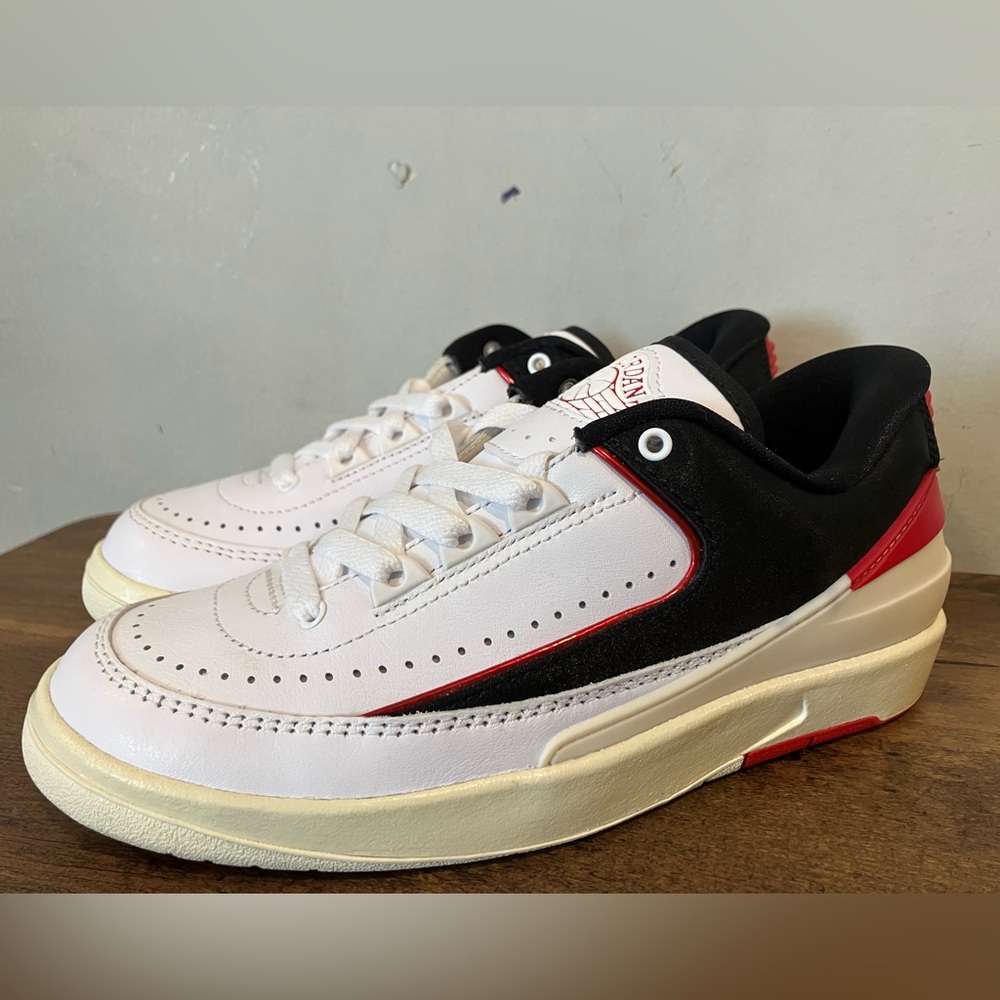 Jordan 2 Retro Low
Chicago Twist (Women's) - Picture 1 of 9